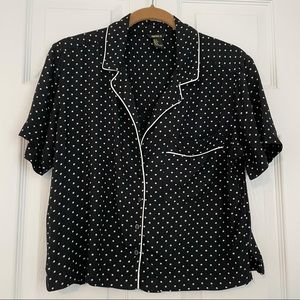 Polka dot button up top with front left pocket